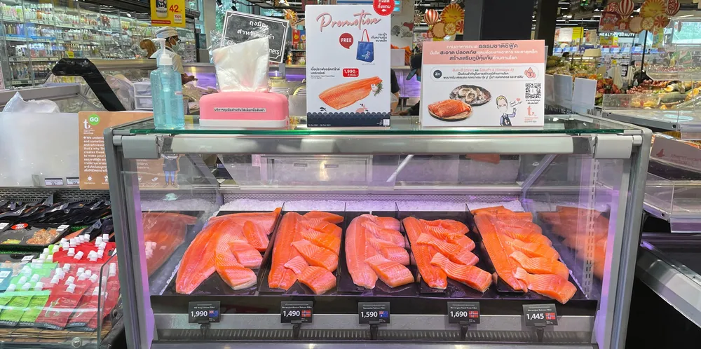 Prices appeared to be settling after slight falls during the week while a couple of processing plants cancelled operations because of inclement weather, an exporter said.