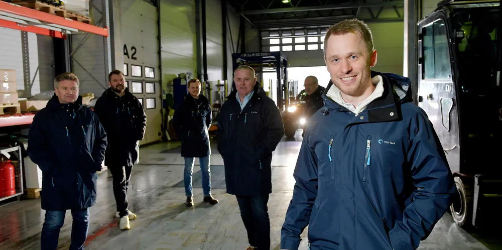Tau Tech med daglig leder Øystein Tvedt (foran) har utviklet en ny teknologi for fiske av haneskjell. Resten av gründerteamet fra venstre: Karl Fredrik Sandvik, Bernt Rogne, Sverre Olav Farstad, Jan Rogne og Bjørn Roppen.