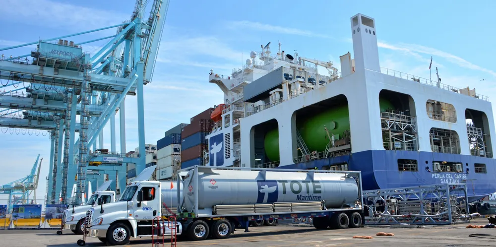 TOTE Maritime’s 3,100-teu Perla Del Caribe (built 2016) bunkers LNG at Jacksonville. The company is one of Saltchuk’s many subsidiaries.