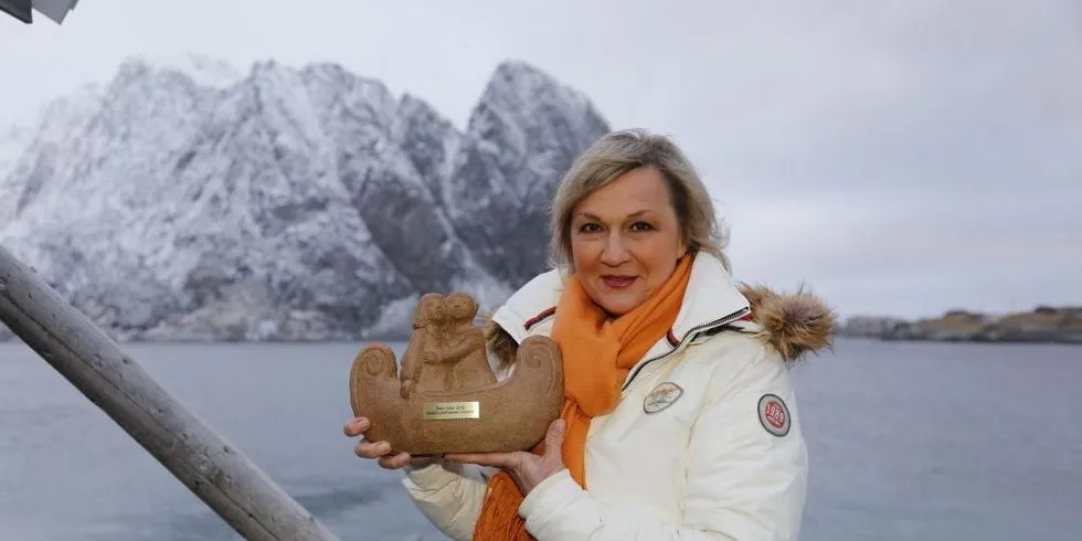 Under Moskenes mektige fjellformasjoner har Anita Gylseth gjort seg bemerket med sine sjømatprodukter. Hun ble foreslått som verdig kandidat til årets navn for 2012, og vant. Hvem bør får den ærefulle tittelen i år er opp til deg å bestemme. Foto: Knut Ivar Johansen