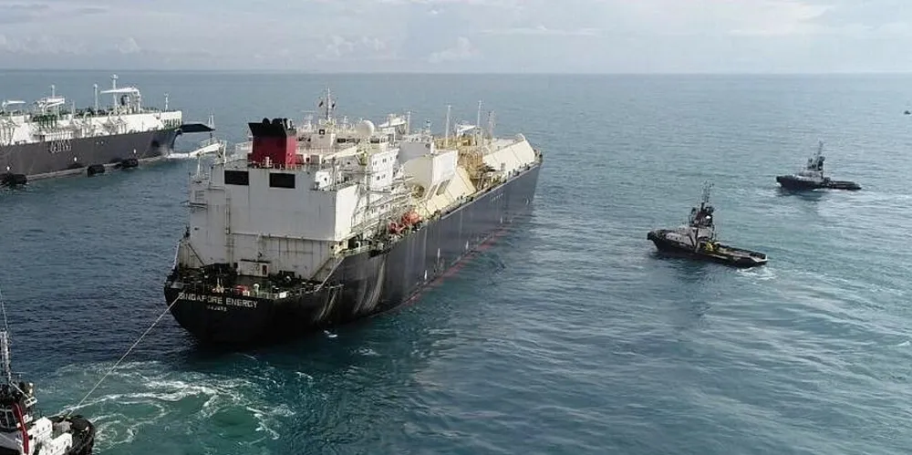 The 138,000-cbm Singapore Energy (ex-British Innovator, built 2003) was bought by Sinokor in 2018.