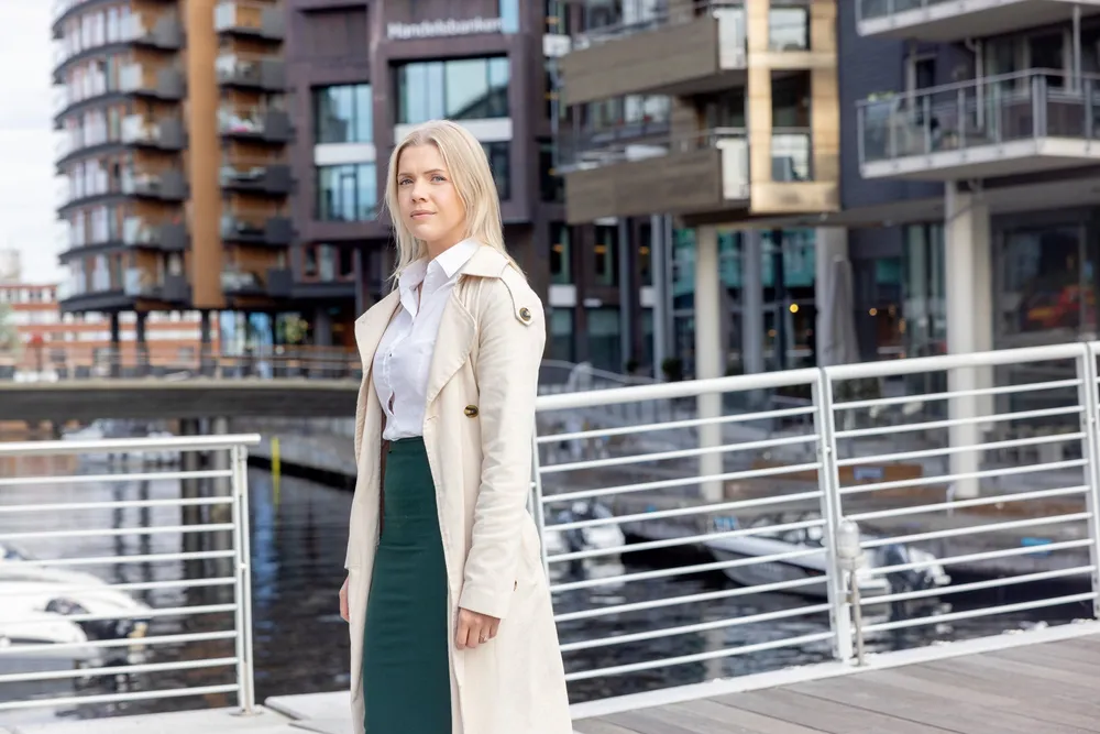 Makroøkonom Karine Alsvik Nelson mener Finansdepartementets anslag er for optimistisk – nok en gang.