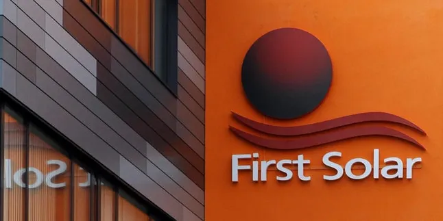 First Solar shares surge on strong Q3 results, 2015 guidance