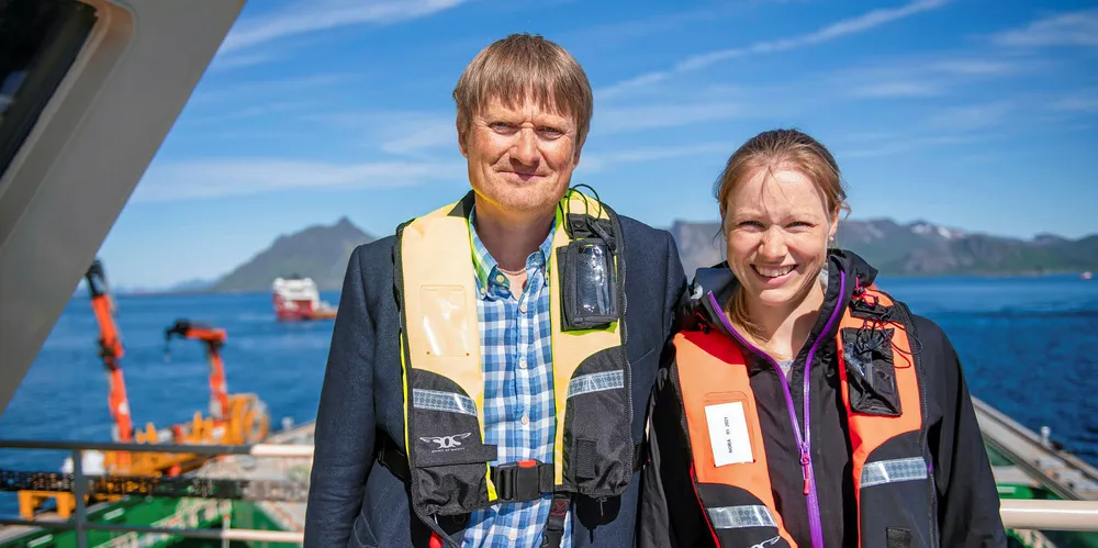 FAR OG DATTER: Nordlaksgründer Inge Berg sammen med datteren Therese Berg om bord på Havfarmen.