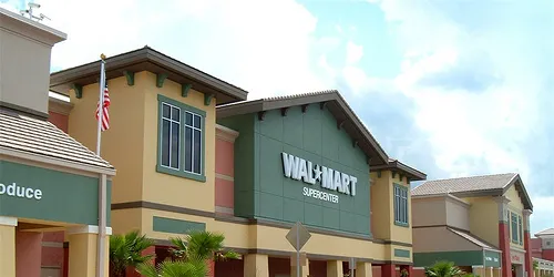 Wal-Mart: Counter closures may boost seafood sales