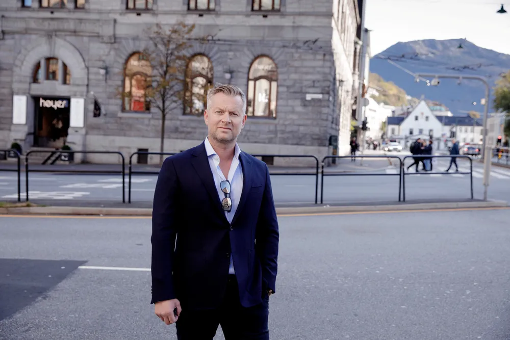 En investor og pensjonert politimann gikk torsdag i rette med Nordic Securities-gründer og bedrageritiltalt Endre Tangenes. Her fra et intervju i DN i 2019.