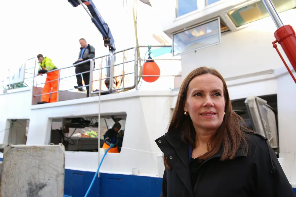Fiskeriminister Marianne Sivertsen Næss (Ap) vil ikke forskuttere resultatet av den pågående gjennomgangen av regelverket. Her avbildet ved en tidligere anledning på Myre i Vesterålen.