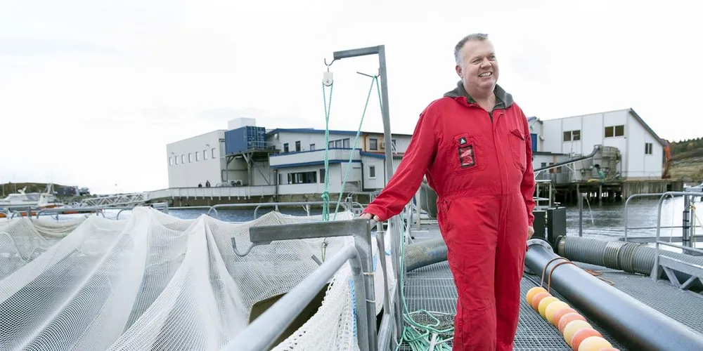 En ny rapport fra Sjømat Norge slår fast at miljøet på Trøndelagskysten fint har tålt oppdrett i over 40 år. Her er daglig leder Roger Sørgård i Kråkøy Slakteri. Foto: Ole Morten Melgård