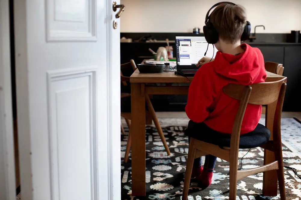 Hjemmekarantene er ikke hjemmeskole, skriver kronikkforfatteren.
