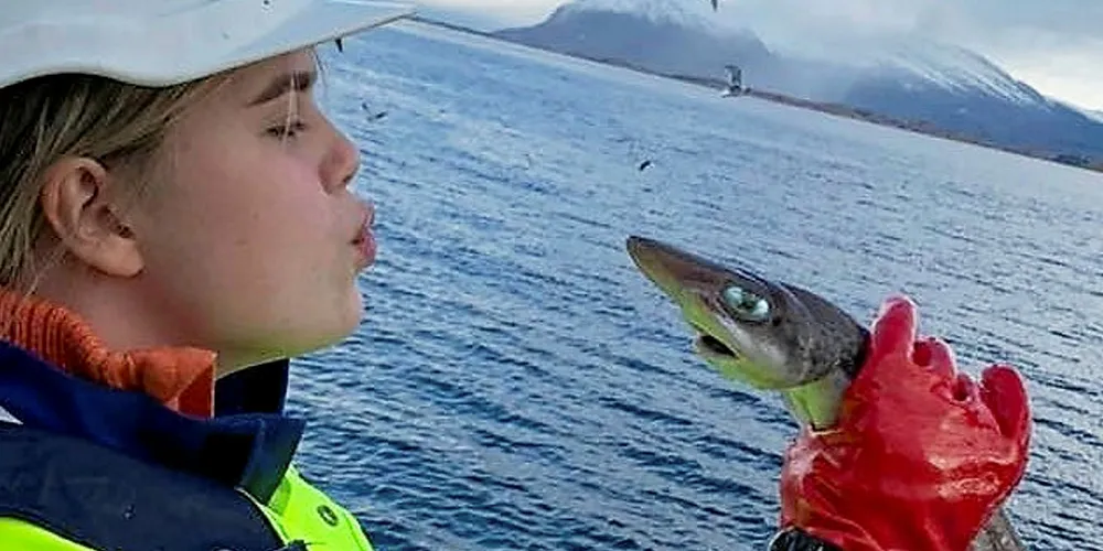 AMBASSADØR: Marthe Øijord er en av åtte ungdommer fra Nordland som reiser til Oslo for å lære niendeklassinger i hovedstaden om sjømatnæringen.