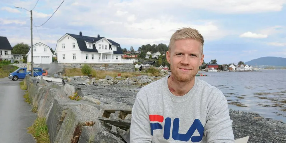GLER SEG: Det er 43 fiskarar på blad b i Kvinnherad. Tommy Sjo har tru på å få samla miljøet. – Eg ser fram til å få opp reiskapsboder og å gå fra ein bod til den andre og drikke kaffi dagen lang, seier han.