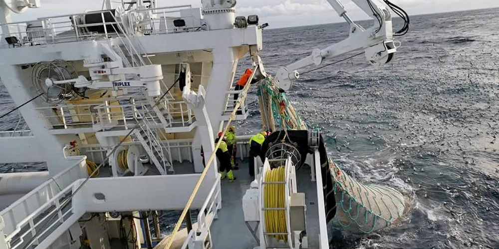 Beslutninger i Brussel kan få konsekvenser for framtidige investeringer i fiskeri. Her fra nye «Odd Lundberg» på kolmulefiske i 2020.