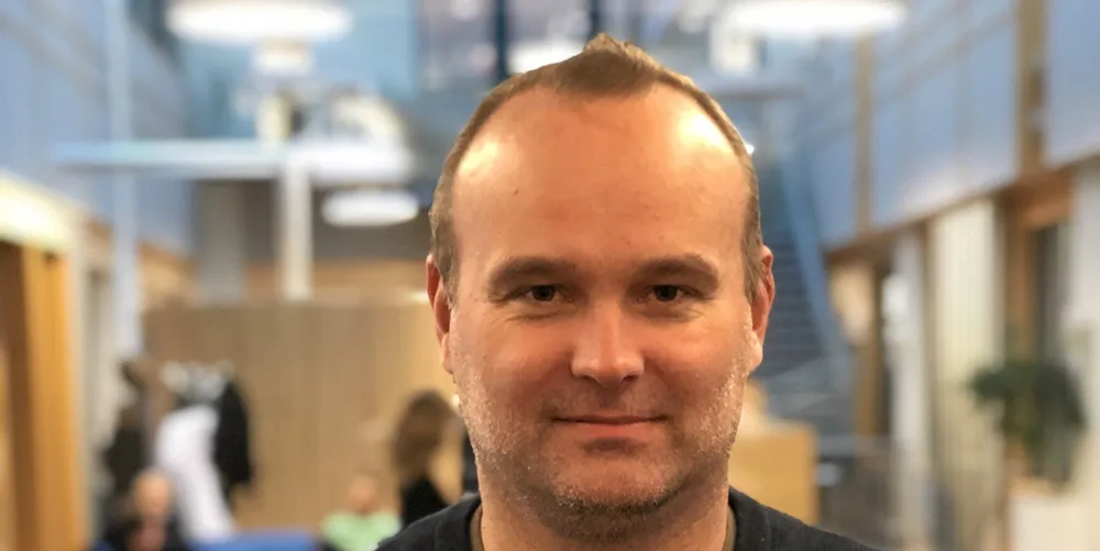 Ole Eivind Henden er konstituert fagredaktør i NRK Nyheter.