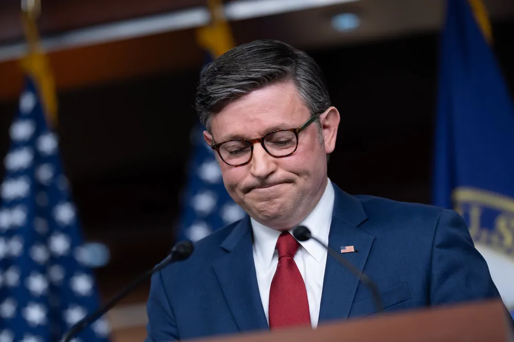 Lederen i Representantenes hus, Mike Johnson ber medlemmene vende tilbake til Washington for å stemme over avtalen som skal avslutte nedstengningen.