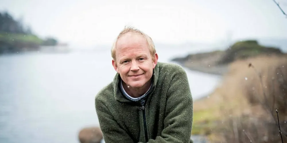 HITRA: Tidligere leder i Naturvernforbundet, Lars Haltbrekken, har sterk tilknytning til Hitra, der familien har feriert og hatt hytte siden 1970-tallet. Nå håper han på fast stortingsplass for SV.Foto: Skjalg Bøhmer Vold, DN