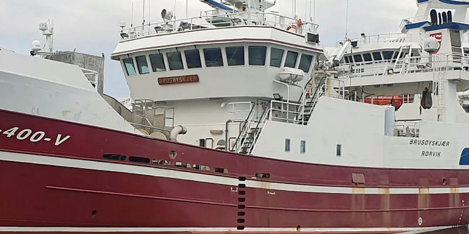 Til høsten skal «Brusøyskjær» være langt mer miljøvennlig. Her til kai hos Karstensens Skibsværft i Skagen.