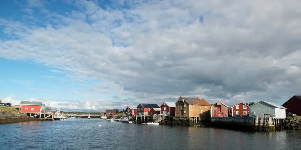 VEGA: Dunværet Lånan og Jon Suul.