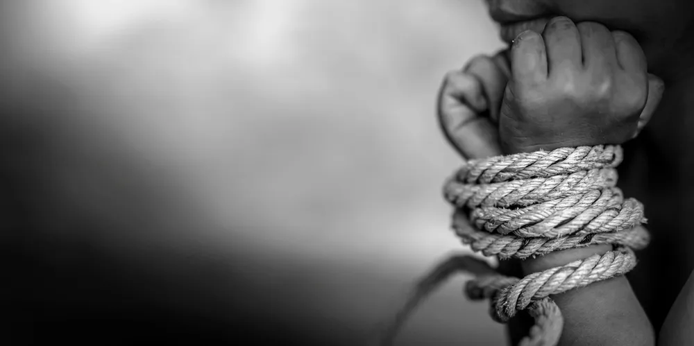 Lloyd's Register has apologised for its role in the transatlantic slave trade.