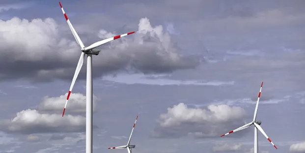 GE designing lower-cost wind blade using fabric