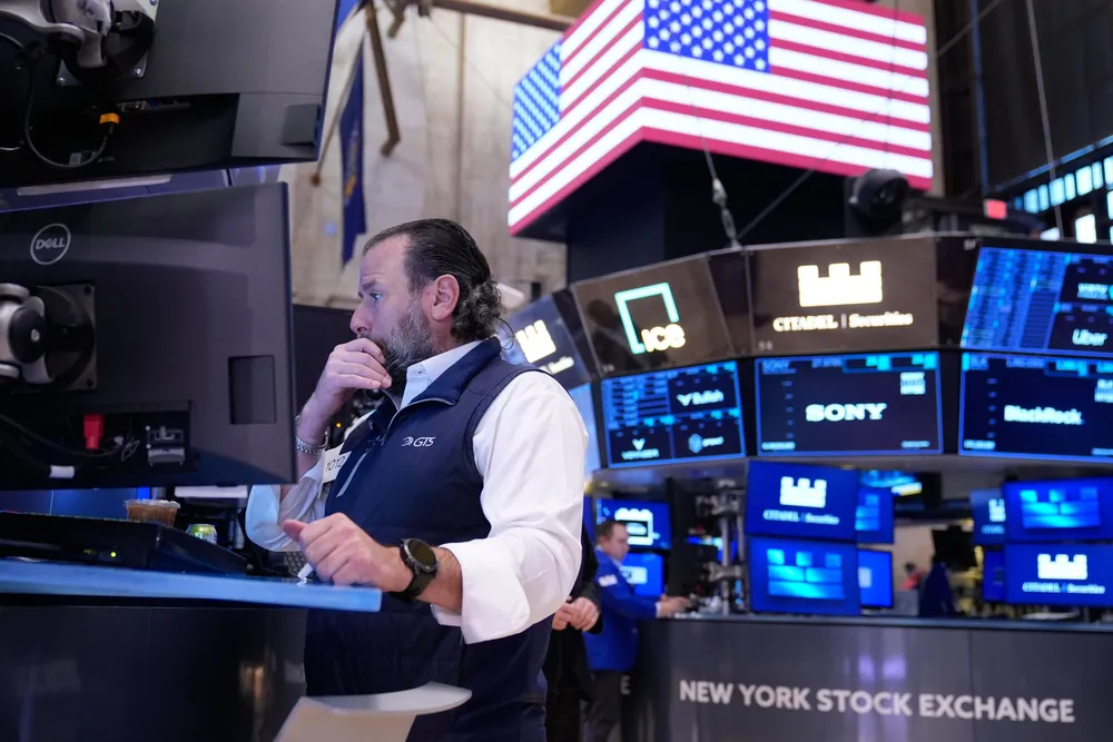 Megler Michael Pistillo på børsgulvet hos New York Stock Exchange tirsdag denne uken.