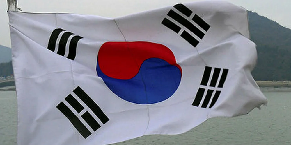 Strong wind of criticism over handling of illegal fishing case.