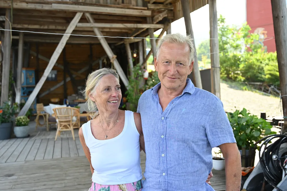 Kåre Heggebø har vært leder av Norges Fiskarlag siden 2021. I november går han av. Her med kona Karin i det restaurerte nothenget deres, en liten times kjøretur fra Haugesund.