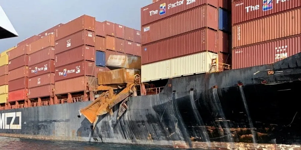 In a separate incident Danaos Corp's 4,253-teu Zim Kingston (built 2008), operated by Zim, lost 106 containers during a storm off Canada in October 2021.