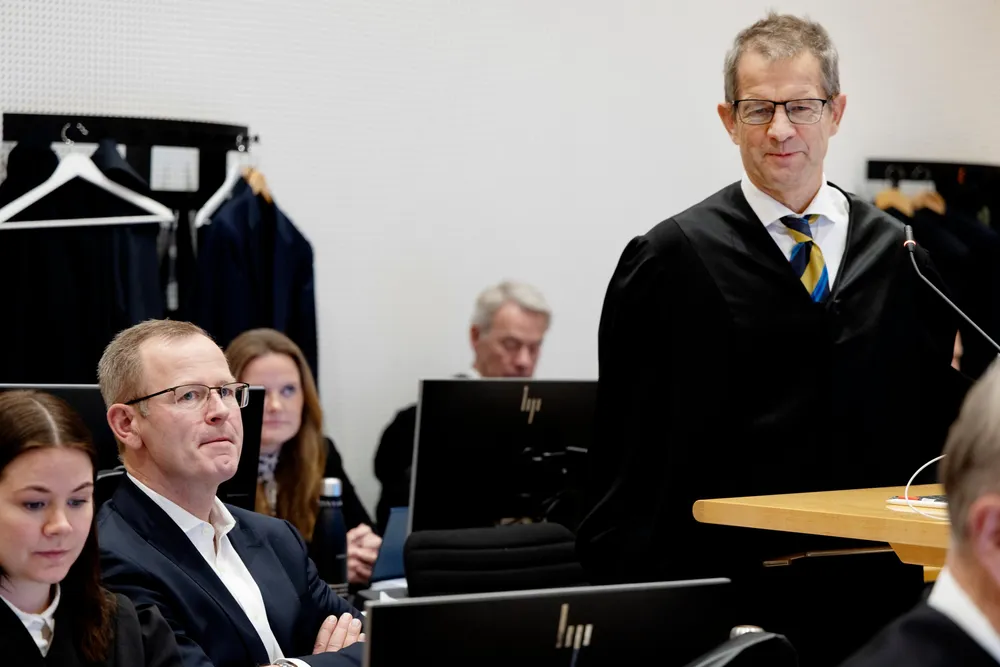 Frank Reite (til venstre) og advokat Jan B. Jansen i retten mandag.