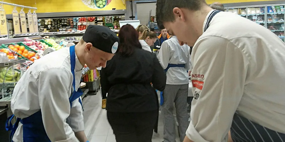 FOR LITE: Norske forbrukere spiser altfor lite sjømat, mener kostholdseksperter, som gjerne ser at forbruket av fisk øker. Men ulike tall for forbruket forvirrer forbrukerne.