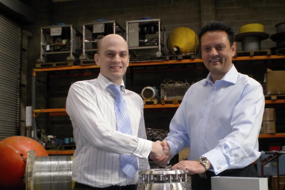 Happy chaps: Ixsea delivers the Phins 6000 system to Seatronics