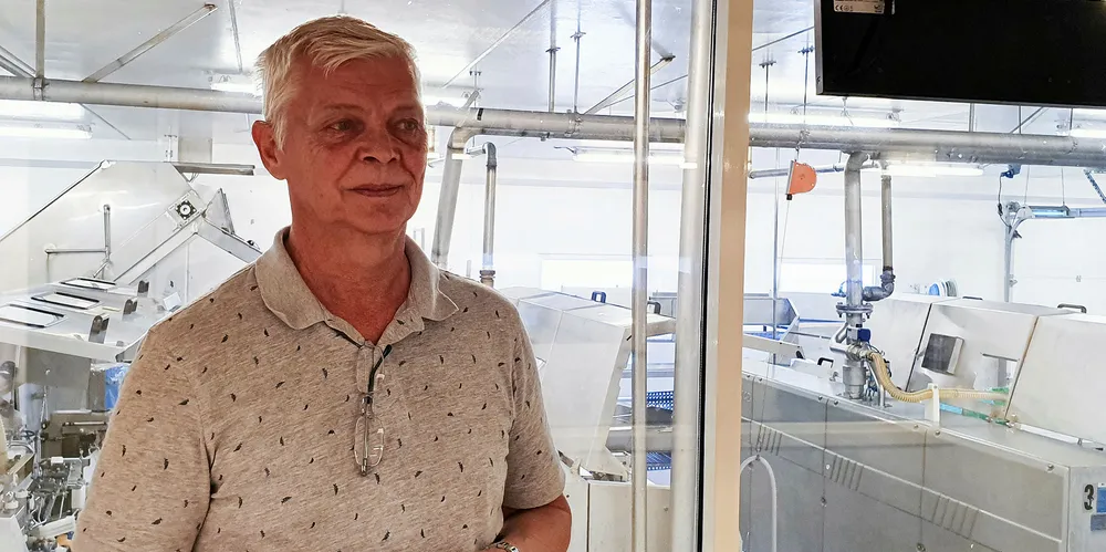 Produksjonssjef Kjell Arne Andersen inne i slakteriet hvor det nå er stopp.