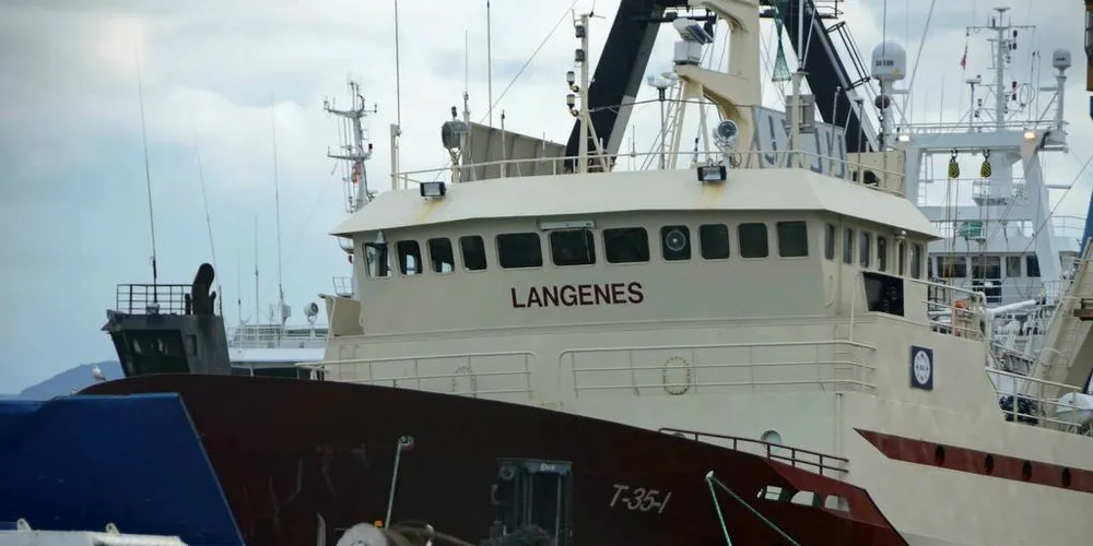 I HAVN: Tråleren «Langenes» ved kai på Fiskerstrand Verft etter brannen og redningsaksjonen i Nordsjøen for noen dager siden. Fangsten med 200 tonn innfryst sei ser ut til å være berget.Foto: Einar Lindbæk