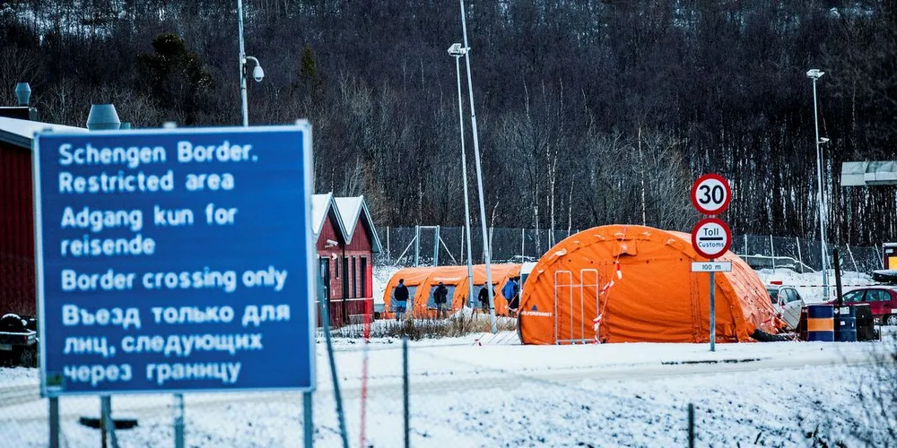 RUSSISK SIDE: I nyere tid er det bare en tilsvarende historie om oppbringelse av et norsk fiskefartøy. Også «Reinbøen» ble brakt til Murmansk.Foto: Adrian Nielsen