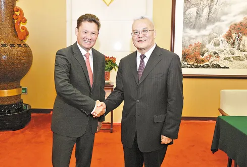 Gas deal: Alexei Miller and Zhou Jiping