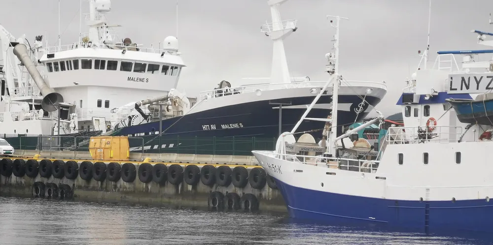«Malene S» til venstre i bildet ved kai i Ålesund.