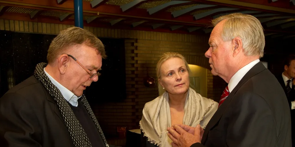 Thorild Widvey får ingen unnskyldning av Jerzy Malek. Harald Arnkværn (t.h) ledet generalforsamlingen i Morpol. Foto: GEIR BJØRN NILSEN