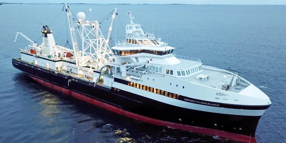 «Antarctic Endurance» på 129,6 meter.