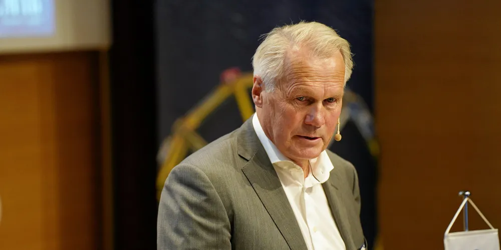 Salmar-gründer Gustav Witzøe langer ut mot lakseskatten.