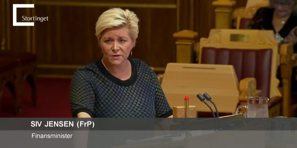 - Regjeringen har lagt frem et budsjett som er godt tilpasset de utfordringene norsk økonomi nå står overfor, sa finansminister Siv Jensen i Stortingets spørretime onsdag. Skjermdump: Stortinget.no