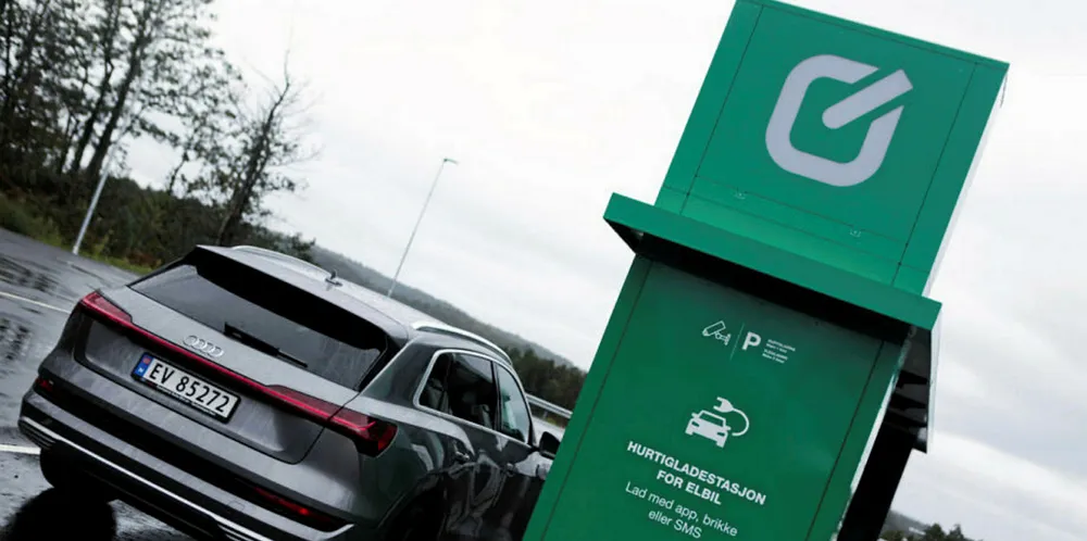 Nasjonal. Grønn Kontakt har mer enn 500 hurtigladestasjoner i Norge, i tillegg til ladeløsninger på arbeidsplasser, parkeringsplasser og i sameier.