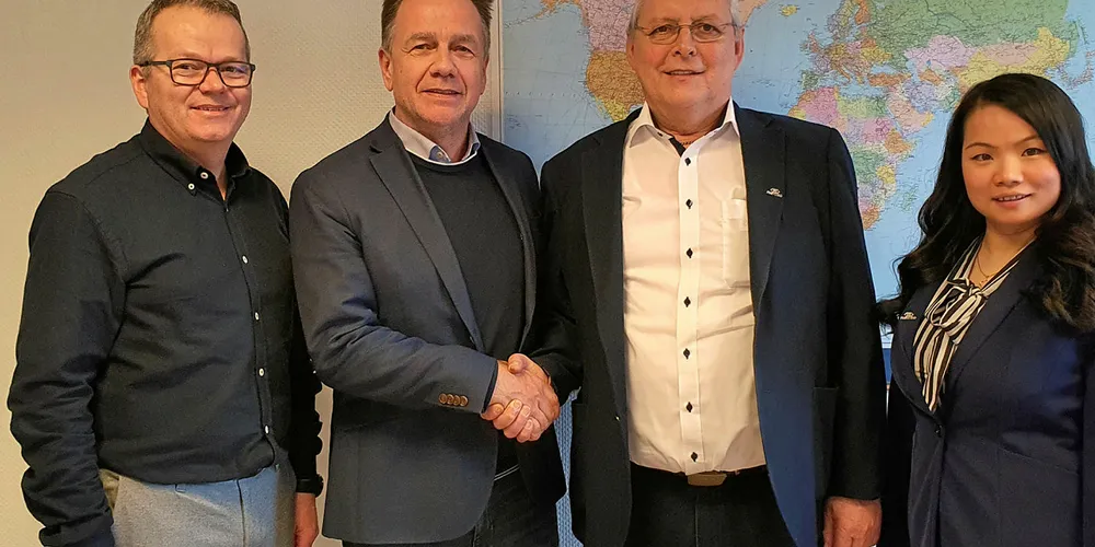 Frøystad gjør om på sin eierstruktur. Fra venstre salgssjef Hallgeir Frøystadvåg, ny storeier med 45 prosent, Geir Johan Bakke, Per Frøystad (som selger eierandeler i selskapet og innkjøp- og logistikksjef Cherry He Li.