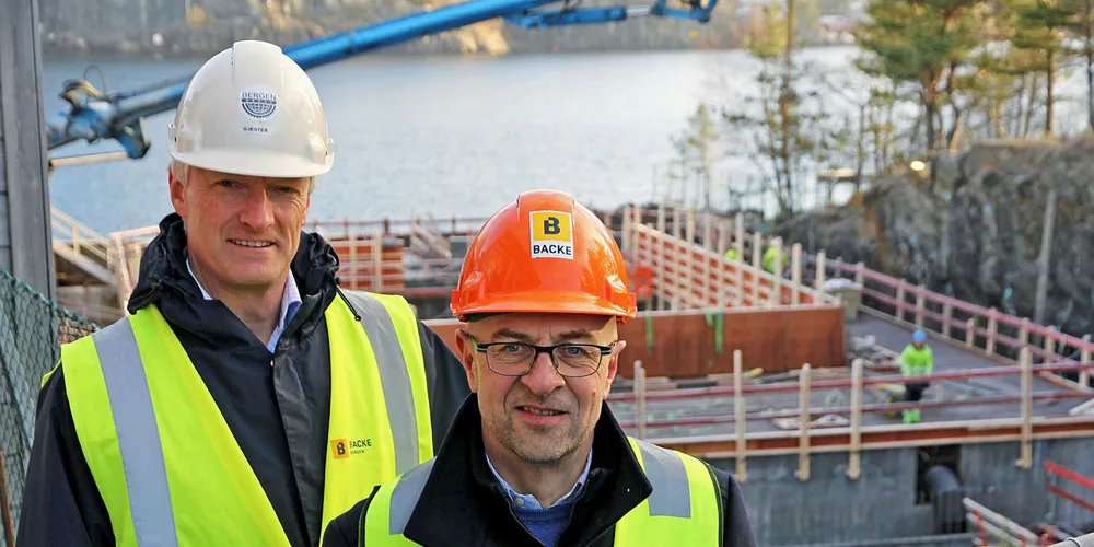 Konsernsjef Torgeir Nærø (t.v.) i Bergen Group og administrerende direktør Svein Eian i Backe Bergen.