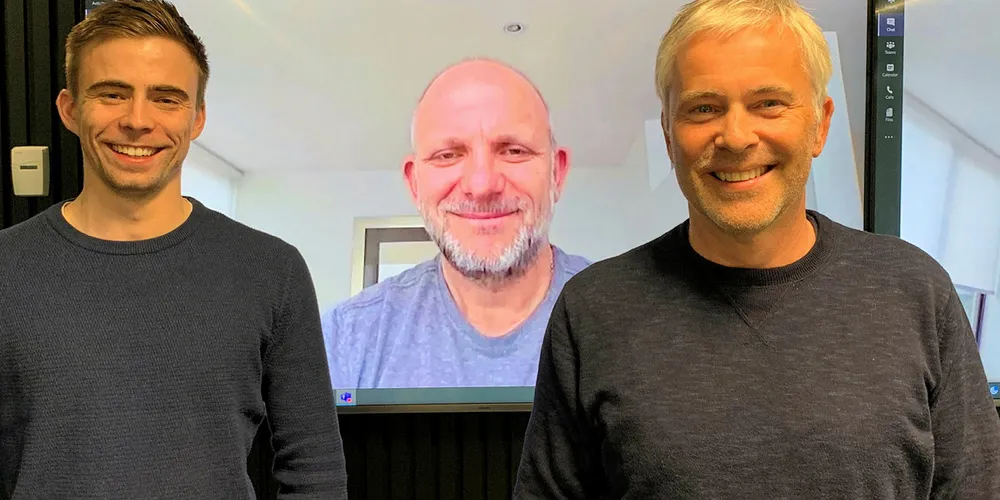 Stig Morten Skaar og Per Arild Aamelfot fra MMC First Process feirer med Andrès Fosk i Chile.