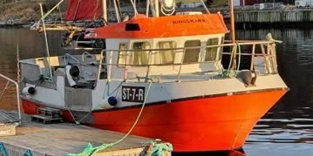 Fisker Karl-Tore Andersen måtte tilkalle hjelp da det begynte å brenne i sjarken «Veronica Josephine».