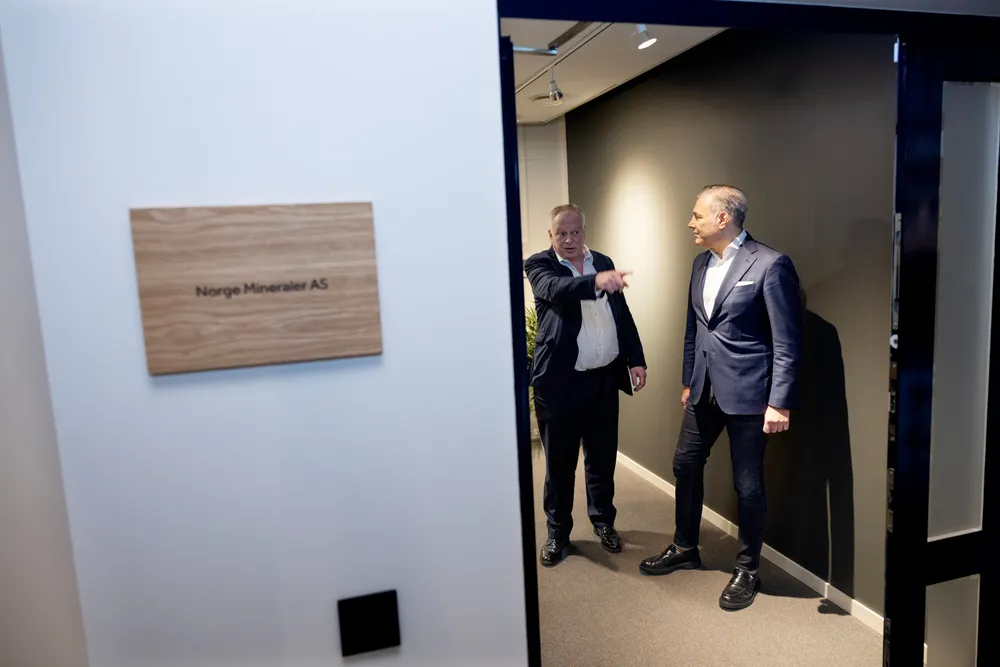 John Vergopoulos, toppsjef i Norge Mining, og sveitseren Michael Wurmser slipper å betale over 110 millioner kroner.