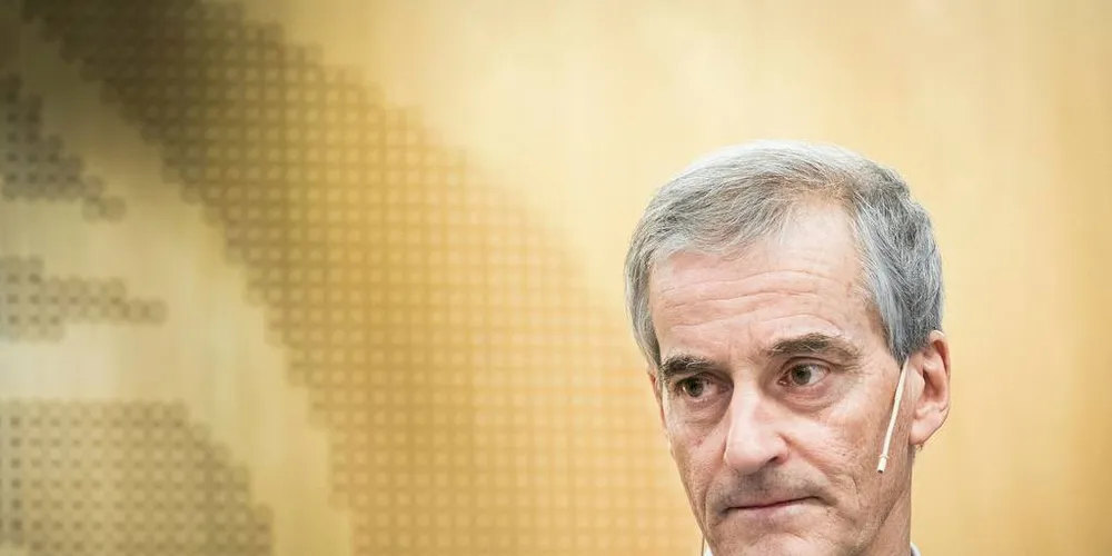 KONTROLL?: Jonas Gahr Støre (Ap) stiller spørsmål ved om Erna har styring på sin egen statsråd.Arkivfoto: Gunnar Lier