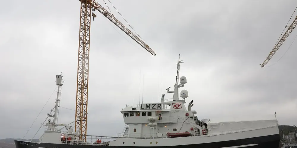 Krabbebåten "Northeastern" skal fiske snøkrabbe. Her ved kai ved Fitjar Mekaniske Verksted på Stord. Foto: Nils Torsvik