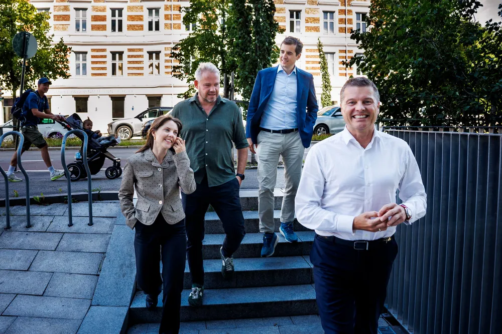 Tone Vesterhus (f.v.), André Nerheim, Peder Egseth og Geir Bjørlo i Tinde Advise og Corporate Communications slår seg sammen til gigabyrå.