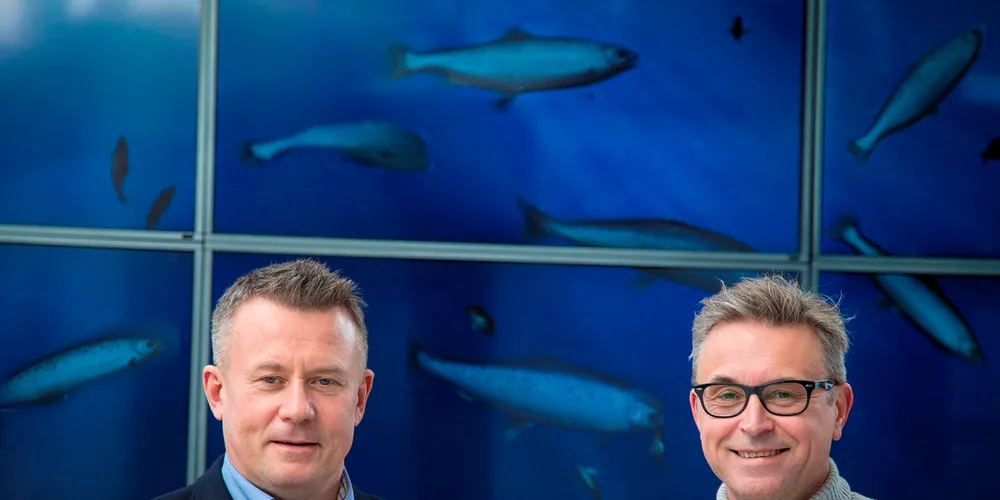Daglig leder Svenn Are Jenssen (t.v.) i NCE Aquaculture og daglig leder Odd Emil Ingebrigtsen i Bodøregionens utviklingsselskap. (Foto: Lars Antonsen)