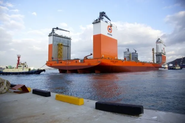 In operation: Dockwise Vanguard sets sail on first contract